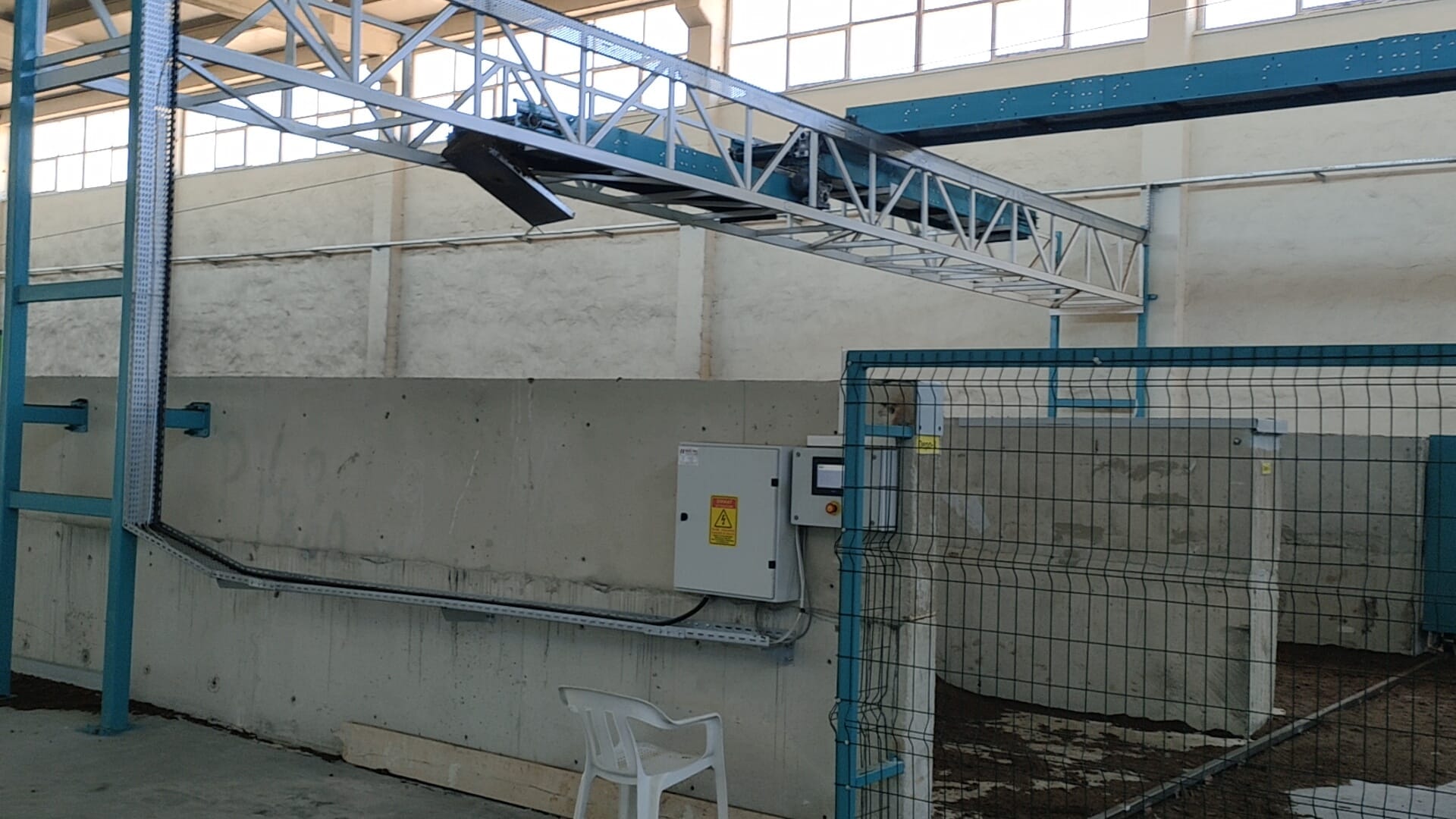 Composter yığın yataklı komposlama makinesi ile otonom kompost üretimi